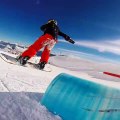 Amazing video of children who are talking classes of snow sliding without tension