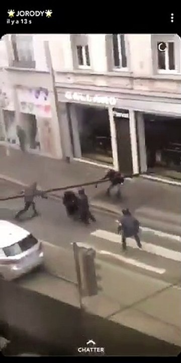 Un lycéen fonce sur un policier en mini moto à Mulhouse