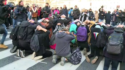 Greve estudantil continua na França