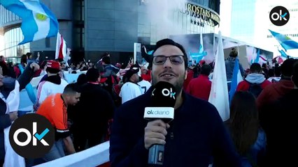 Así subió la afición del River al hotel de su equipo
