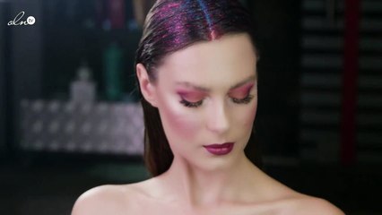 الشعر الرطيب والغليتر البرّاق، التسريحة الأجمل لليلة رأس السنة!