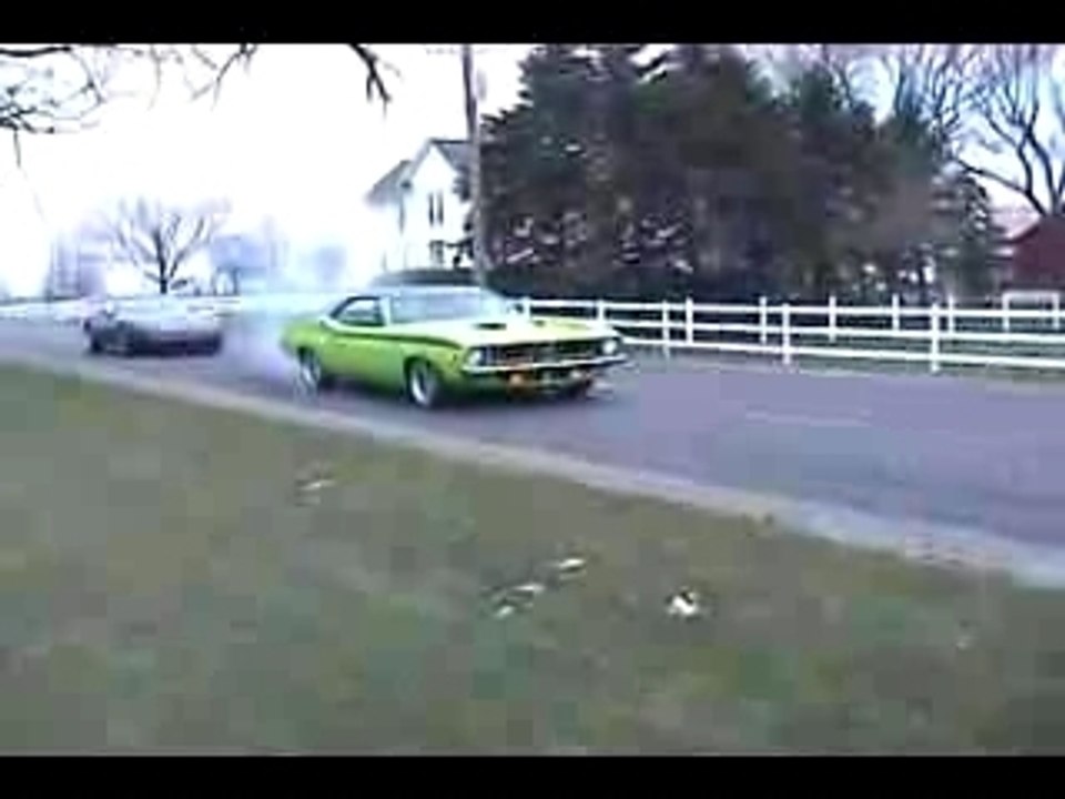 '72 hemi cuda massive burnout
