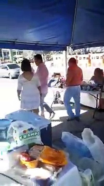 Alcaldía de San Salvador desaloja a vendedores por usar canopy de Nuevas Ideas