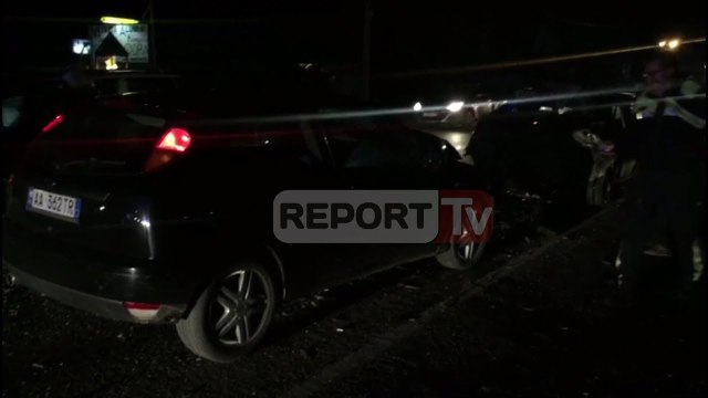 Report Tv - Aksident në Elbasan/ Përplasen 'kokë më kokë' dy automjete