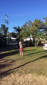 Ils piègent leur pote pour le faire courir avec les pires blagues !