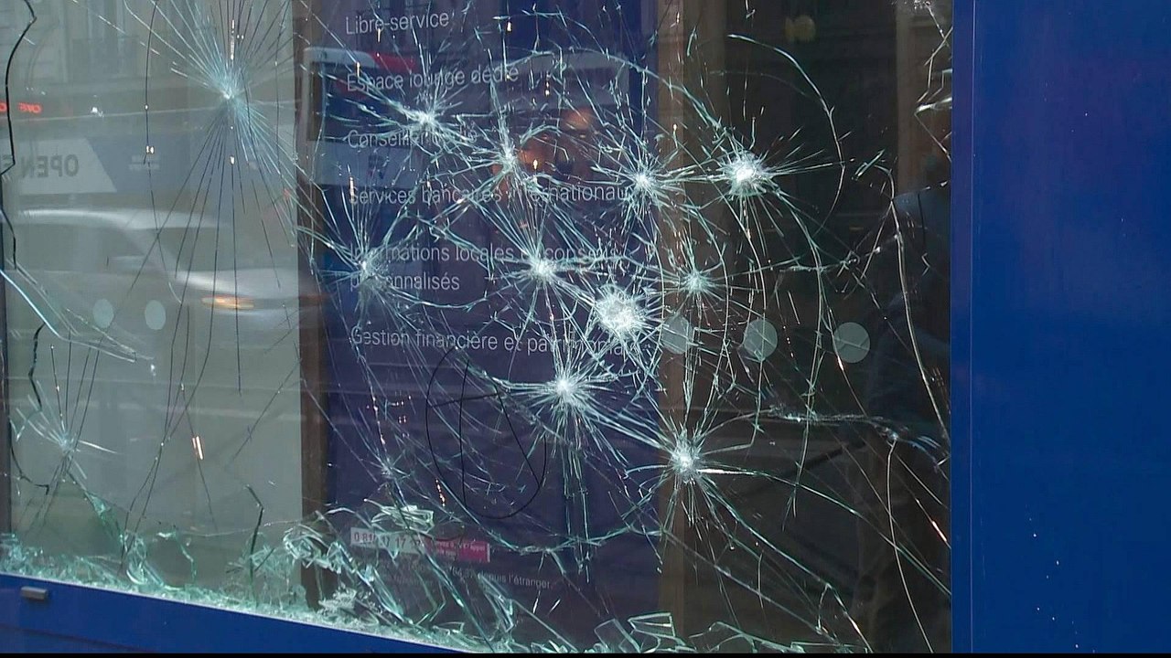 France protests: Businesses lose more than $1.5bn