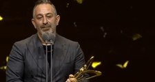45. Altın Kelebek Ödülleri Töreninde Ödül Alan Cem Yılmaz'dan Defne Samyeli Jesti!