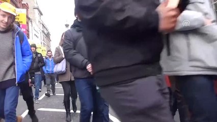 AB Yanlıları ile Aşırı Sağcılar Gösteri Yaptı - Londra