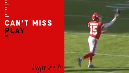 Can't-Miss Play: Patrick Mahomes unveils no-look pass