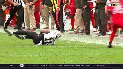 Tommylee Lewis reaches high for dart pass from Drew Brees