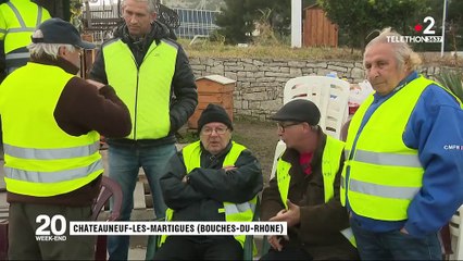 Les "gilets jaunes" poursuivent la mobilisation