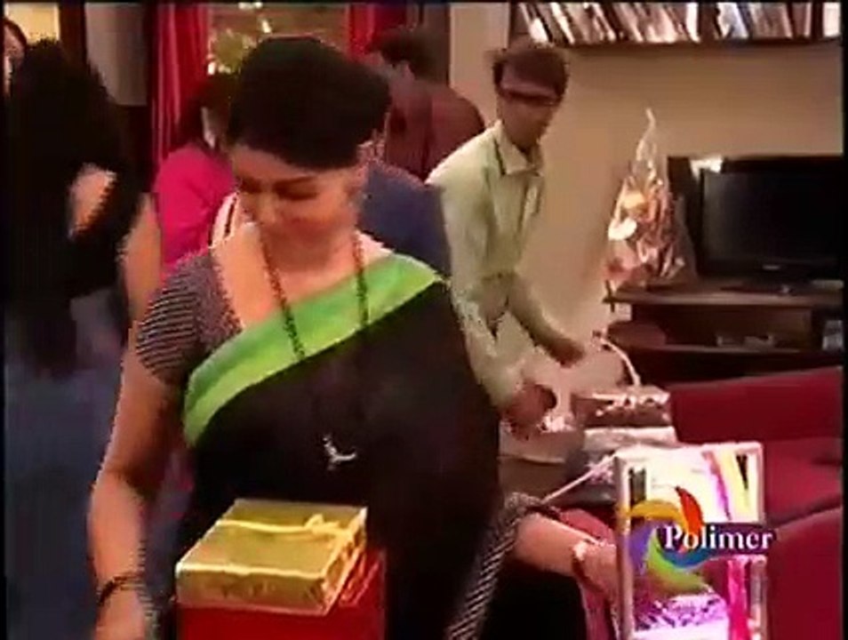 Ullam Kollai Poguthada Episode 562