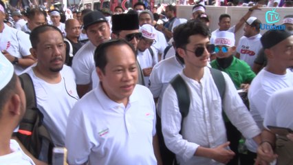 Ahmad Maslan curi tumpuan di perhimpunan #DaulatHimpunan812