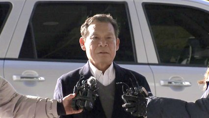 윤장현 '피의자' 신분 검찰 출석..."책임질 일 있으면 책임질 것" / YTN