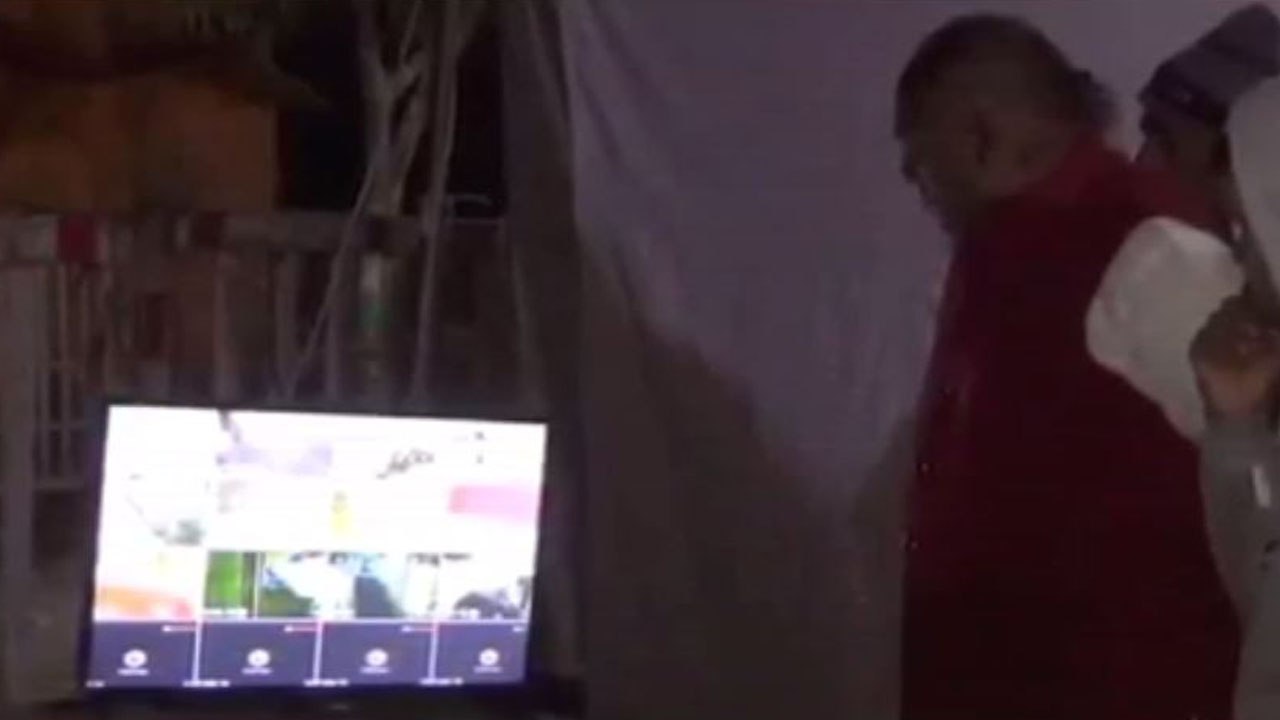 MP Election Results: Congress workers guard strong rooms in Vidisha ahead of counting |OneIndia News