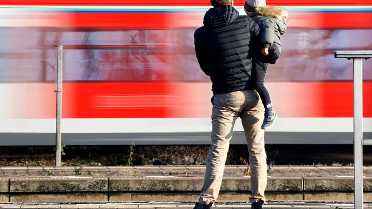 Bahnstreik in Deutschland: Fernverkehr bundesweit eingestellt