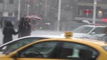 Meteoroloji Uyardı: İstanbul'da İş Çıkışı Şiddetli Yağmur Bekleniyor