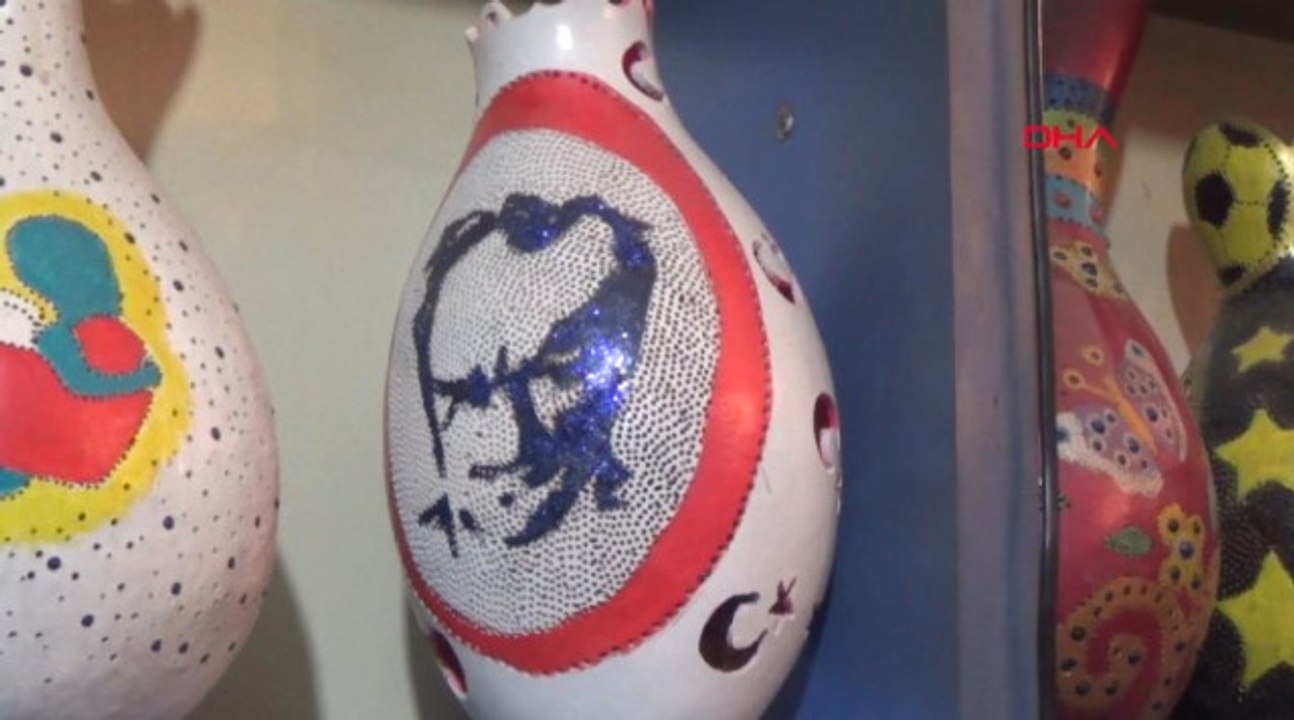 Hobi Olarak Başladı, Şimdi Süslediği Su Kabaklarını İnternetten Satıyor