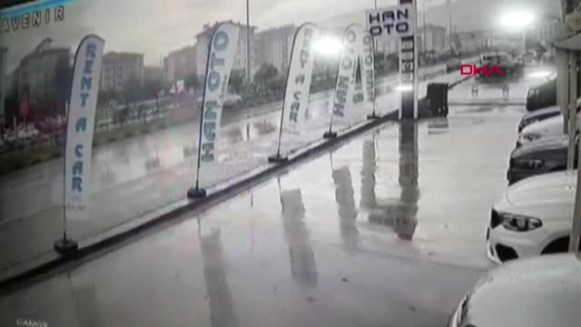 Bartın Aydınlatma Direğine Çarptı