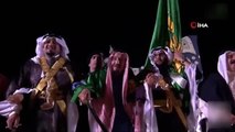 Suudi Arabistan ve Bahreyn Kralı Geleneksel Suudi Dansına Katıldı