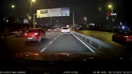 E-5 Karayolu'nda İlginç Motosiklet Kazası Kamerada