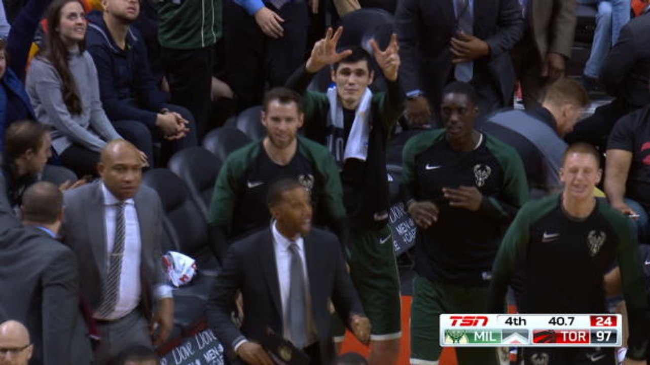 Brogdon's late threes seal Bucks win