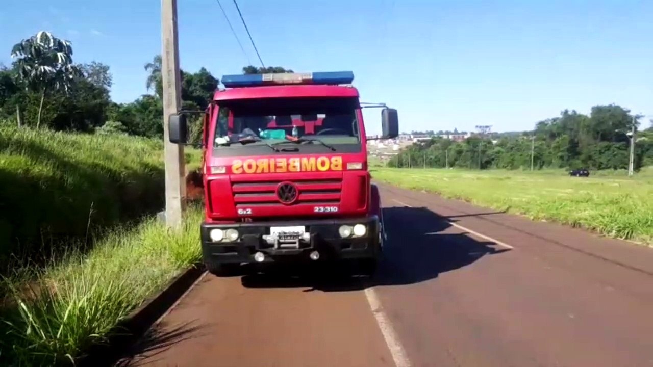 Bombeiros são acionados para combate de incêndio no Parque Verde