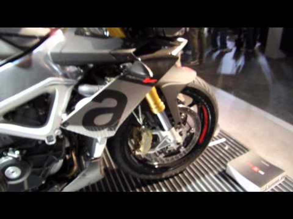 Aprilia Tuono V4 1100 2015 (Salón EICMA de Milán)