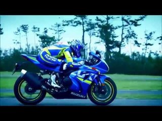 Скачать видео: Suzuki GSX-R 1000 Concept en acción