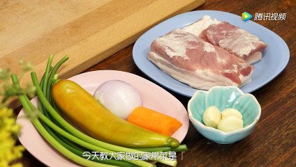 Chef teaches cooking skills