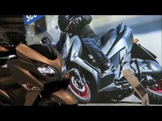 Скачать видео: Suzuki Burgman 400 en el Salón EICMA 2016