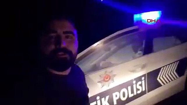 Maket polis otosunu gerçek sanıp 1 saat bekledi