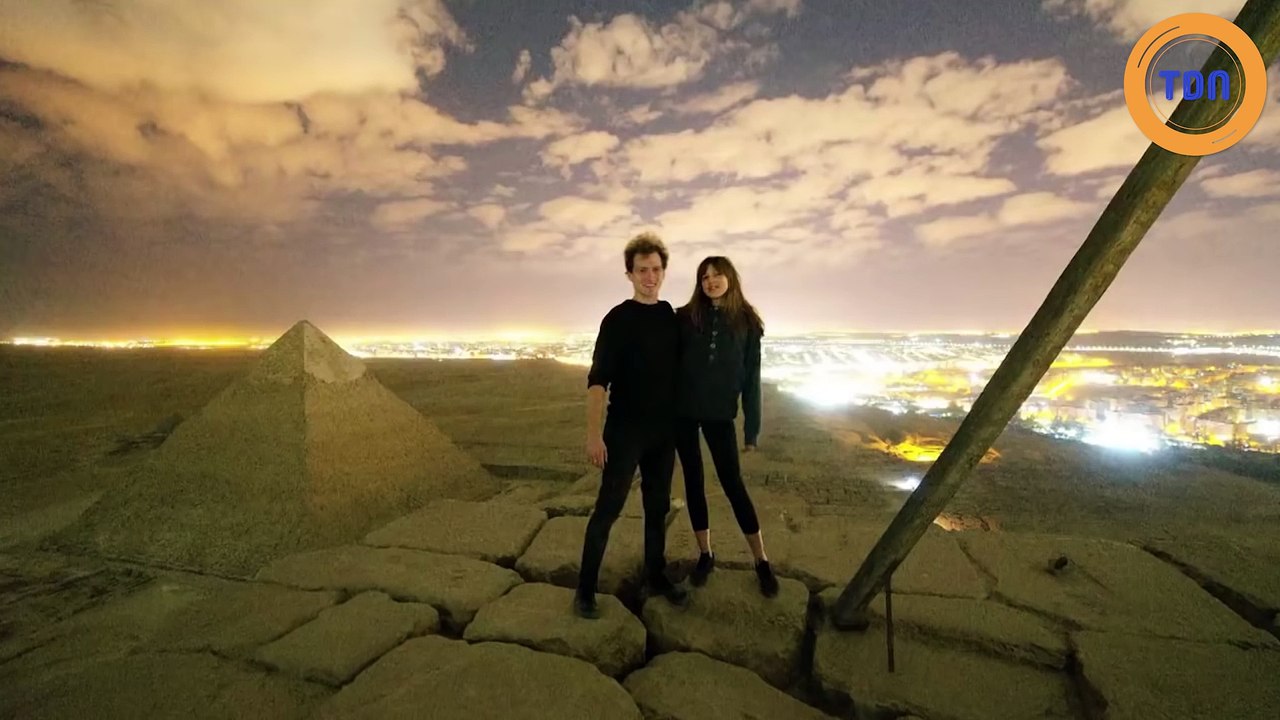 Une vidéo montrant un couple au sommet de la pyramide de Gizeh suscite l'indignation !