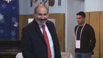 Calma y moderada participación en las parlamentarias anticipadas en Armenia