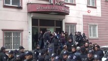 Hdp'ye Polis Baskını: 20'den Fazla Gözaltı