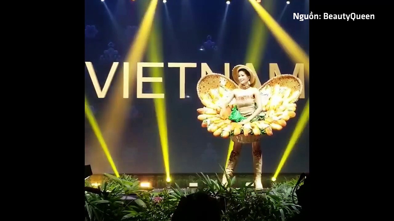 H"Hen Niê phần thi trang phục dân tộc