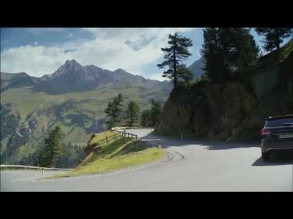 Borgward BX7 en acción y detalles interiores