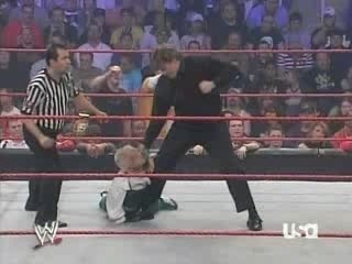 Raw 31 12 07 William Regal vs Hornswoggle
