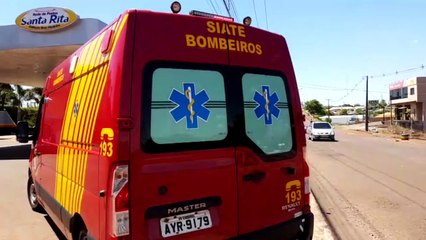 Scenic bate contra motociclista na Av. Piquiri