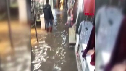 İzmir'de Yağmur Etkili Oldu