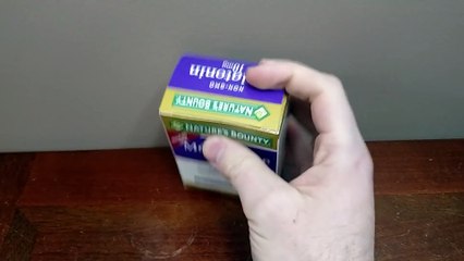 Médicaments ? L'arnaque le pot est presque vide ! Et la boîte énorme...