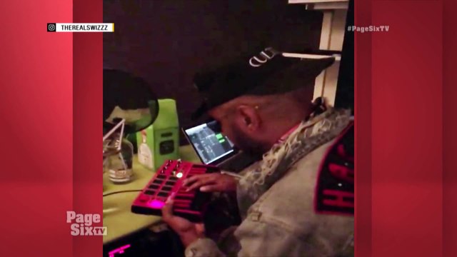 We caught up with @THEREALSWIZZZ and he told us all about his new music, his holiday plans with wife @aliciakeys and more! We have the inside deets, and it's only on #PageSixTV!