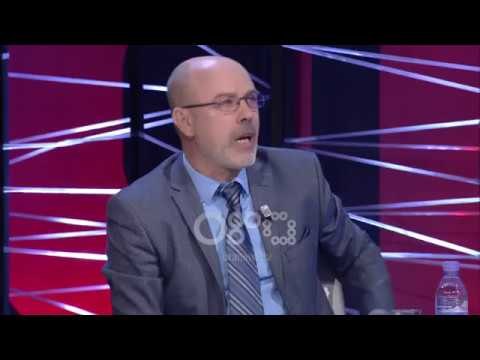 Ora News - Pedagogu Mehmeti: Qeveria i ka vënë studentet në cep të ringut