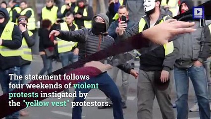 Macron Promises a Raise to Minimum Wage in France