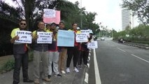 Lynas employees protest, urging govt to save their jobs