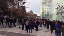 Disa prej gjimnazistëve në Tiranë bojkotojnë mësimin, i bashkohen protestës së studentëve