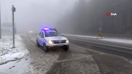 Bolu Dağı'nda Kar Yağışı ve Sis Etkili Oluyor