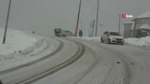 Uludağ'da 2 Gündür Yağan Tipi Şeklinde Kar Nedeniyle Yollar Kapandı, Vatandaşlar Mahsur Kaldı