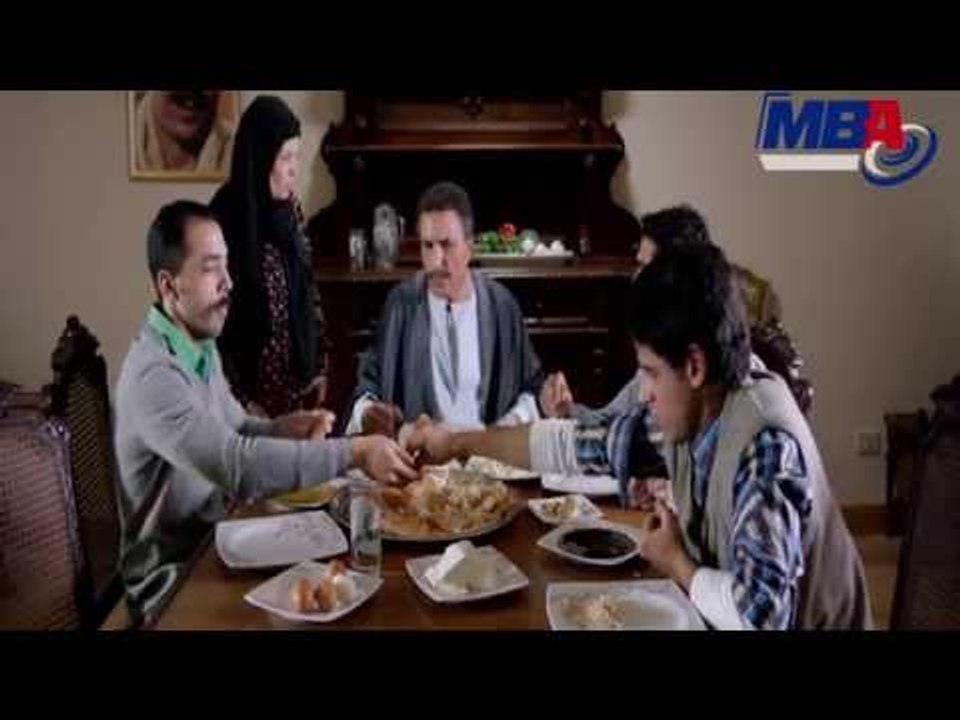 شوف زاهر سليمان غانم بيعلم ولاده تقسيم الفطيرة بمشهد كوميدى؟بليالى الحلميه