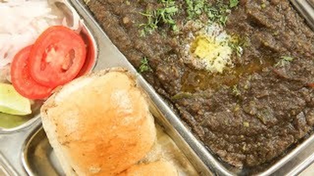 Black Pav Bhaji Recipe - Mumbai Street Style Pav Bhaji Recipe - Indian Street Food - Varun